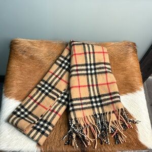 Burberrys traditional print scarf unisex